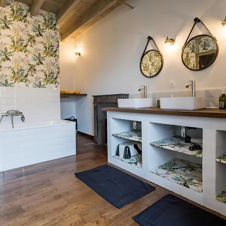 Familial Avec Piscine Chauffee A - Fr-1-306-1296 Holiday home *